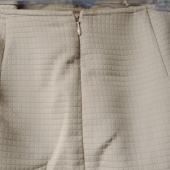 Skirt Set Light Tan 10 - Picture 7 of 10